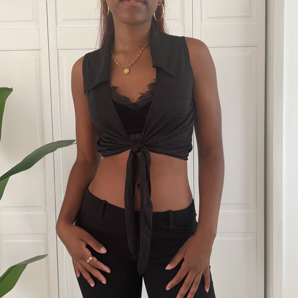 Sleeveless Open Tie Front Top